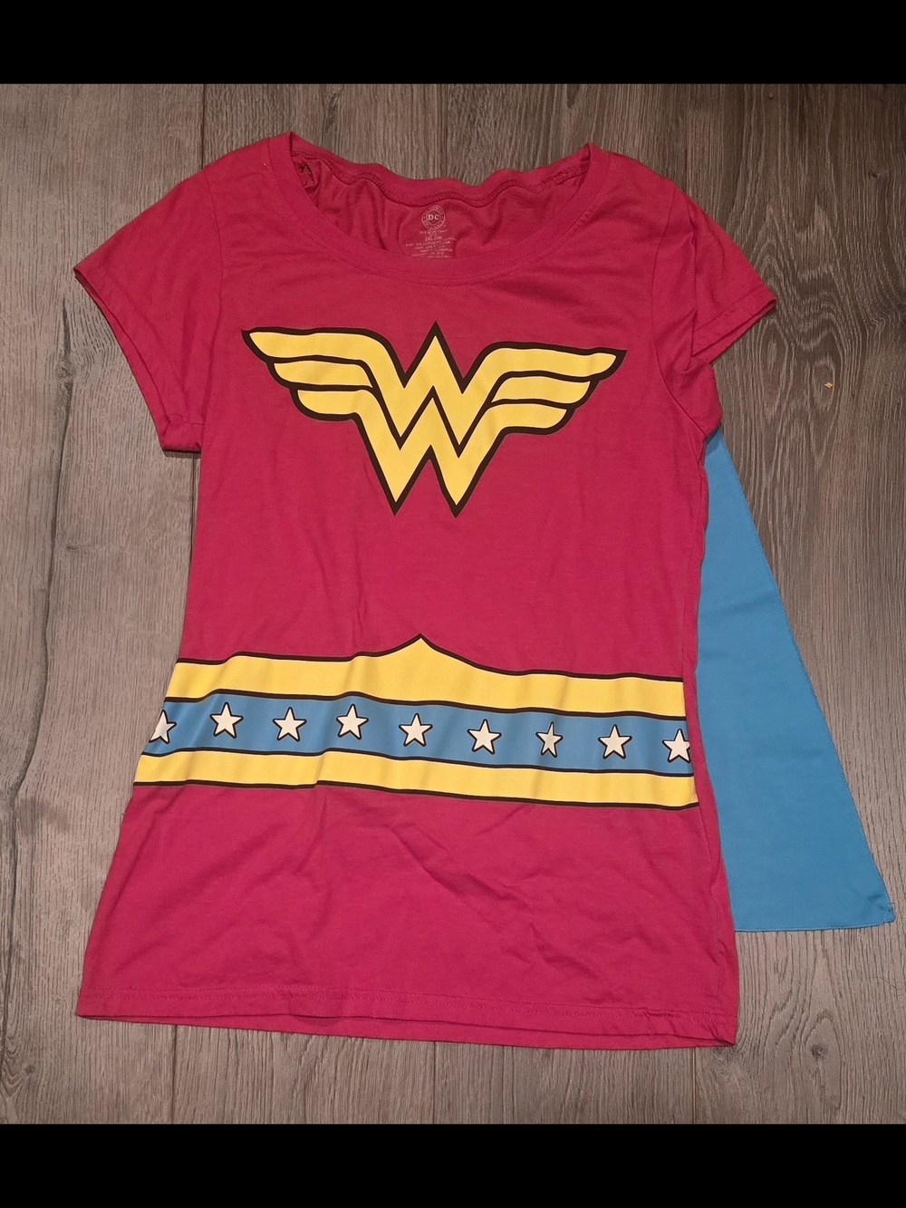 DC Comics Wonder Woman Women's Costume Shirt 2XL Removable Cape